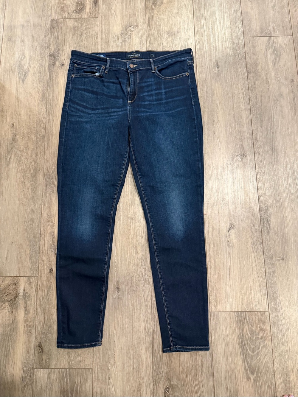 Lucky Brand Indigo Skinny Jeans for Women - Picture 2 of 3